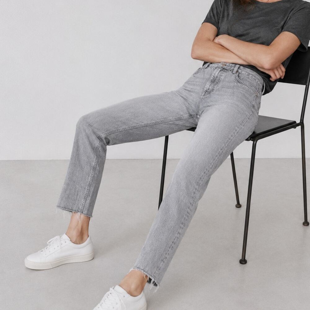 Zara Shimmer Gray Denim Raw Hem High-Rise Slim Ankle Leg Jeans, size 2